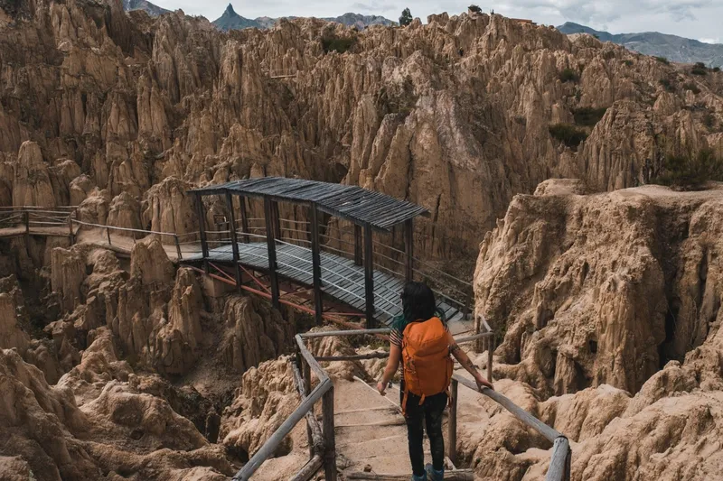 The wooden bridge over the pinnacles of Valle de la Luna