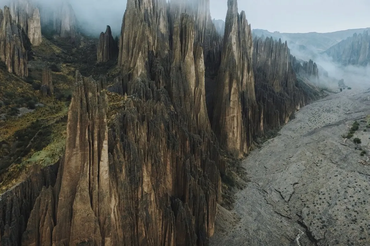 Valle de las Ánimas from above: the dry riverbed winding between walls of stone spires